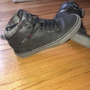 Lightly used VANs sz 7.5